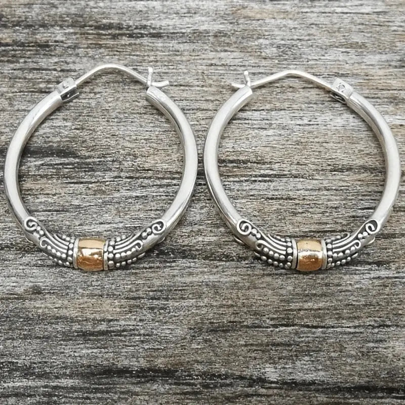 Aros Vintage de Plata con Patrón Tallado