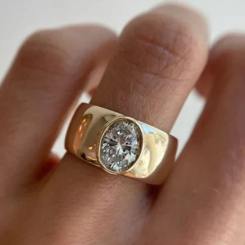 Anillo Vintage con Circonitas Incrustadas en Oro