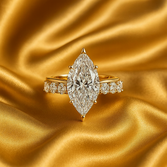Anillo de Oro con Diamante de Talla Marquesa