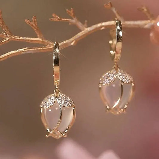 Pendientes Vintage de Circonitas con Tulipán Blanco