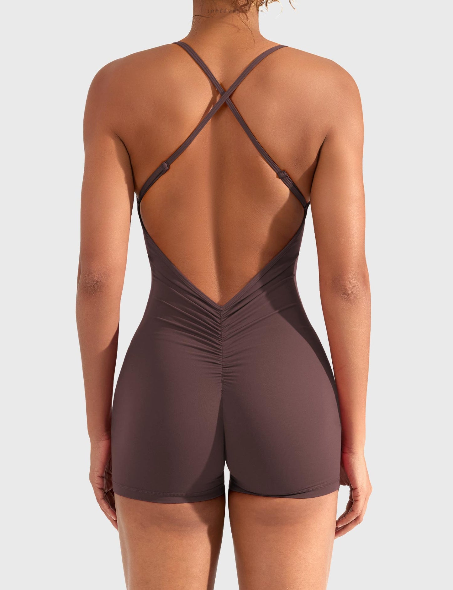 Yeoreo Liza V-Rücken Romper