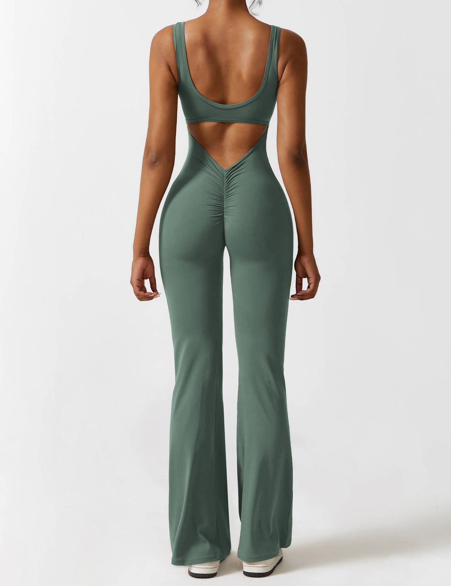 Yeoreo Lizvette Flared Jumpsuit mit V-Rücken