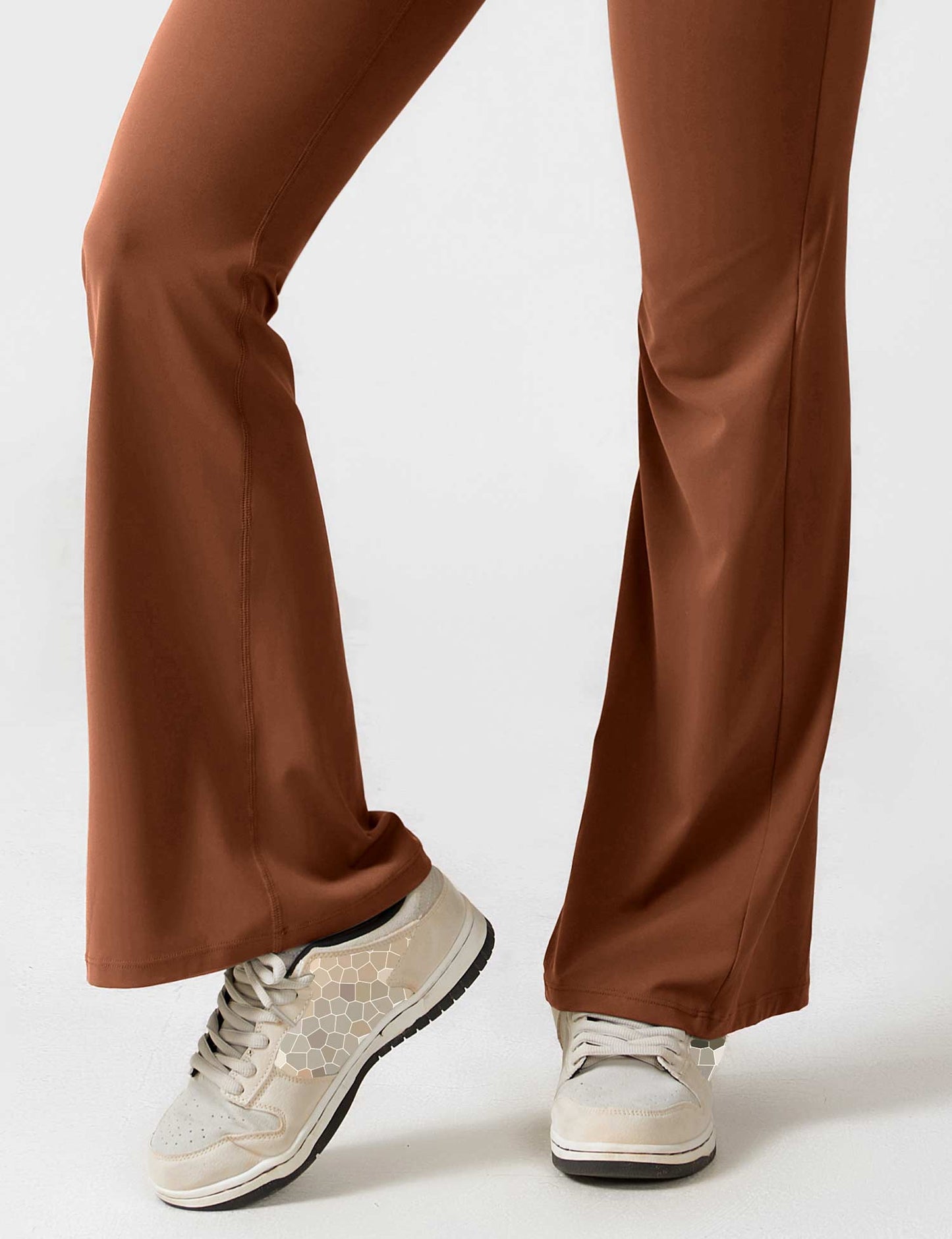 Yeoreo Lizvette Flared Jumpsuit mit V-Rücken