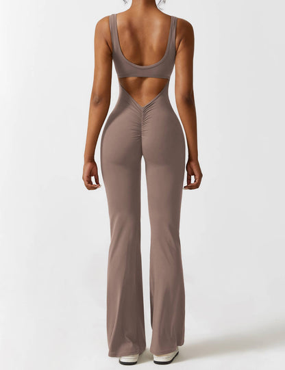 Yeoreo Lizvette Flared Jumpsuit mit V-Rücken
