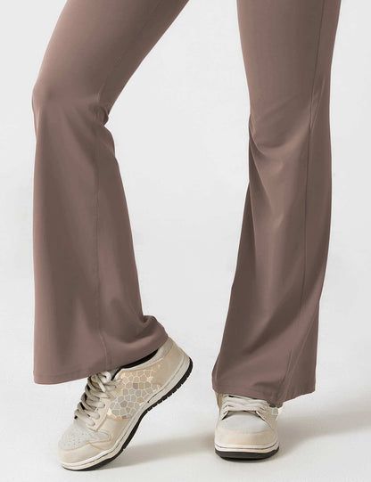 Yeoreo Lizvette Flared Jumpsuit mit V-Rücken