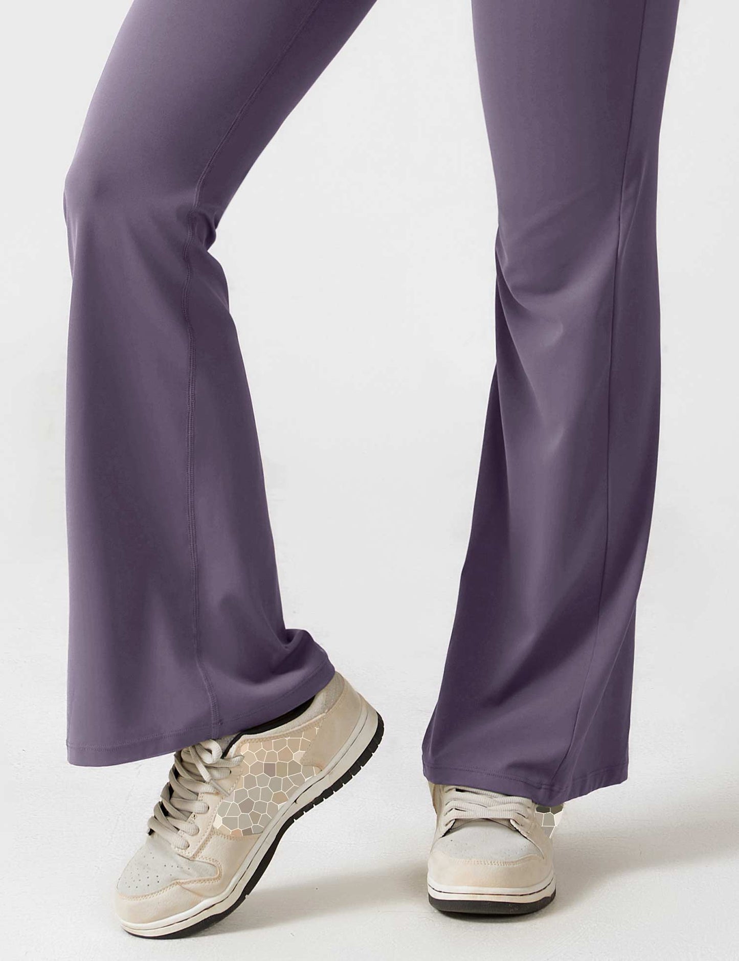 Yeoreo Lizvette Flared Jumpsuit mit V-Rücken