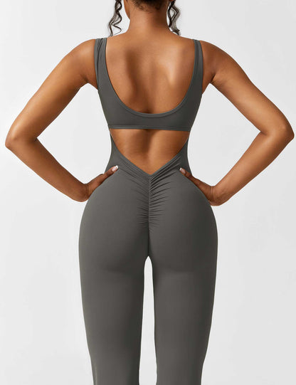 Yeoreo Lizvette Flared Jumpsuit mit V-Rücken
