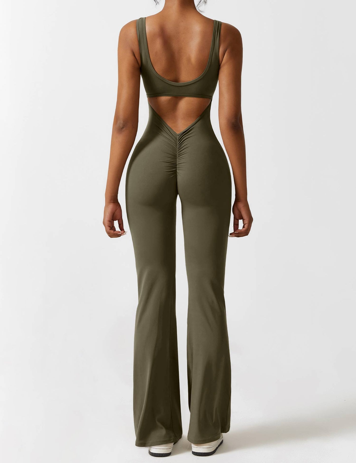 Yeoreo Lizvette Flared Jumpsuit mit V-Rücken