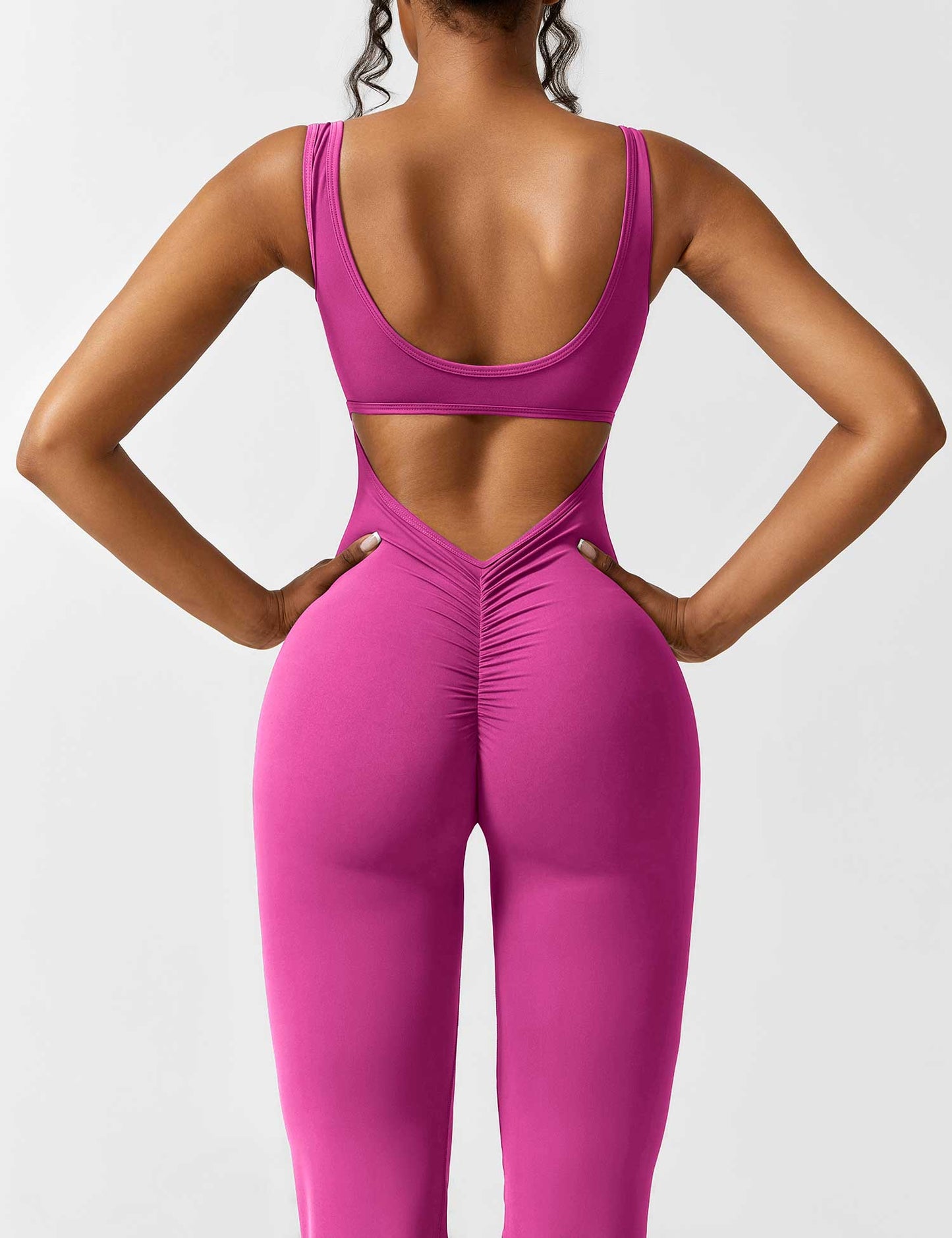 Yeoreo Lizvette Flared Jumpsuit mit V-Rücken