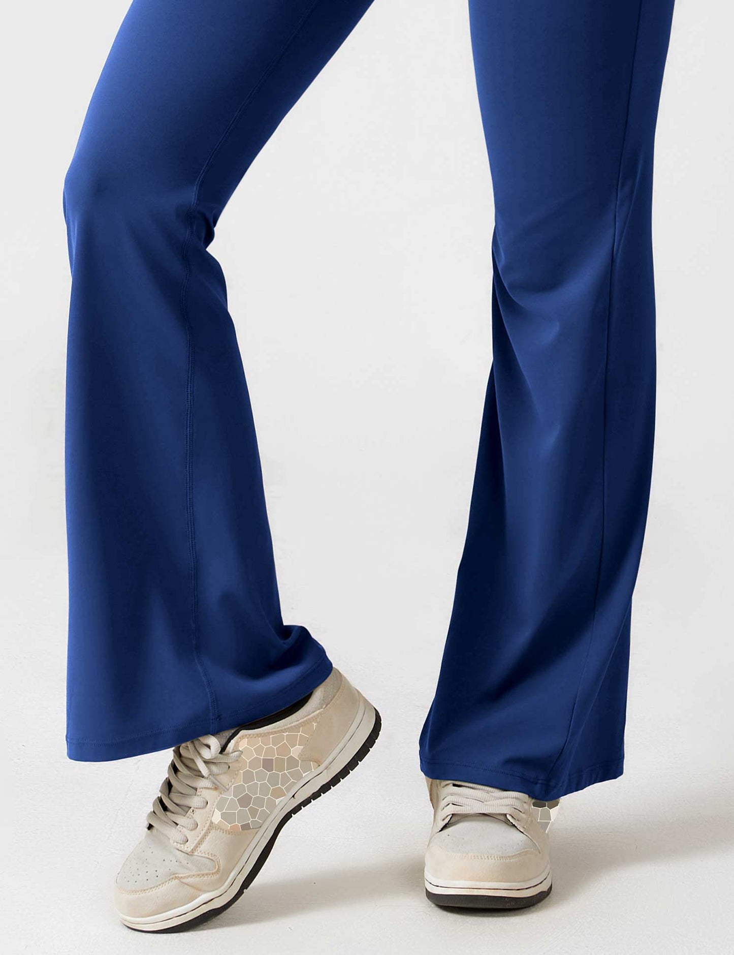 Yeoreo Lizvette Flared Jumpsuit mit V-Rücken